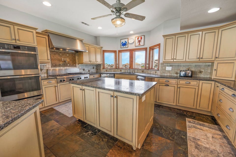 Surf or Sound Realty - 728 - Terrapin's Pace - Kitchen -3