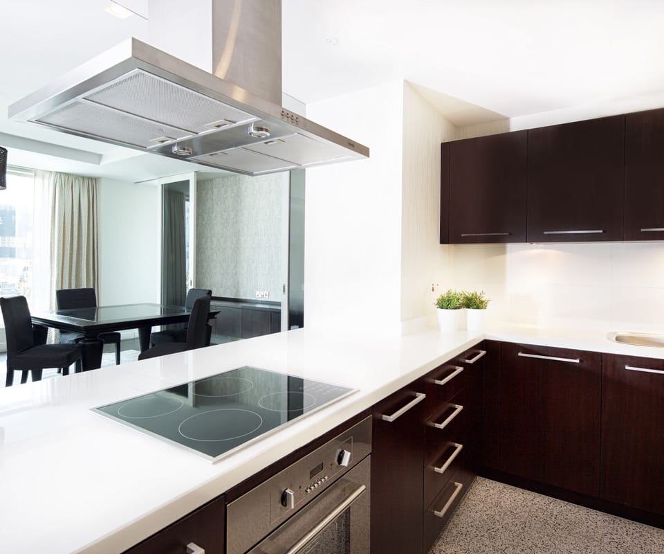 Comfort Apartment, 1 Bedroom, City View | Private kitchen | Fridge, microwave, oven, stovetop