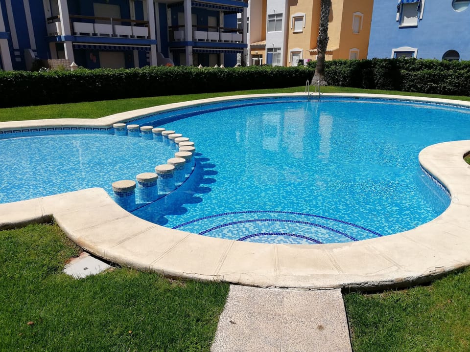 Swimming-pool