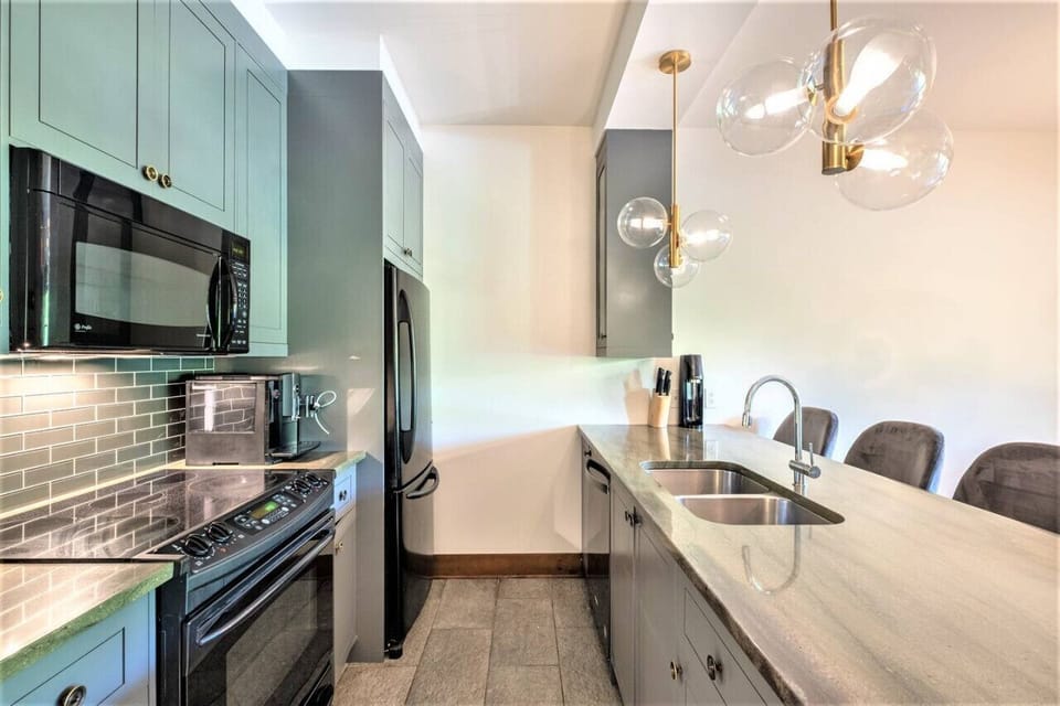 ÉTOILE 1520-3/Tastefully renovated 2 bdr in nature