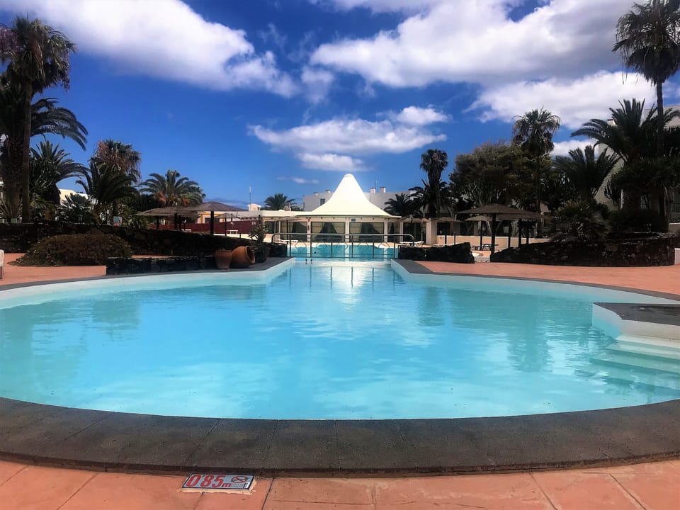 The beautiful resort swimming pool 