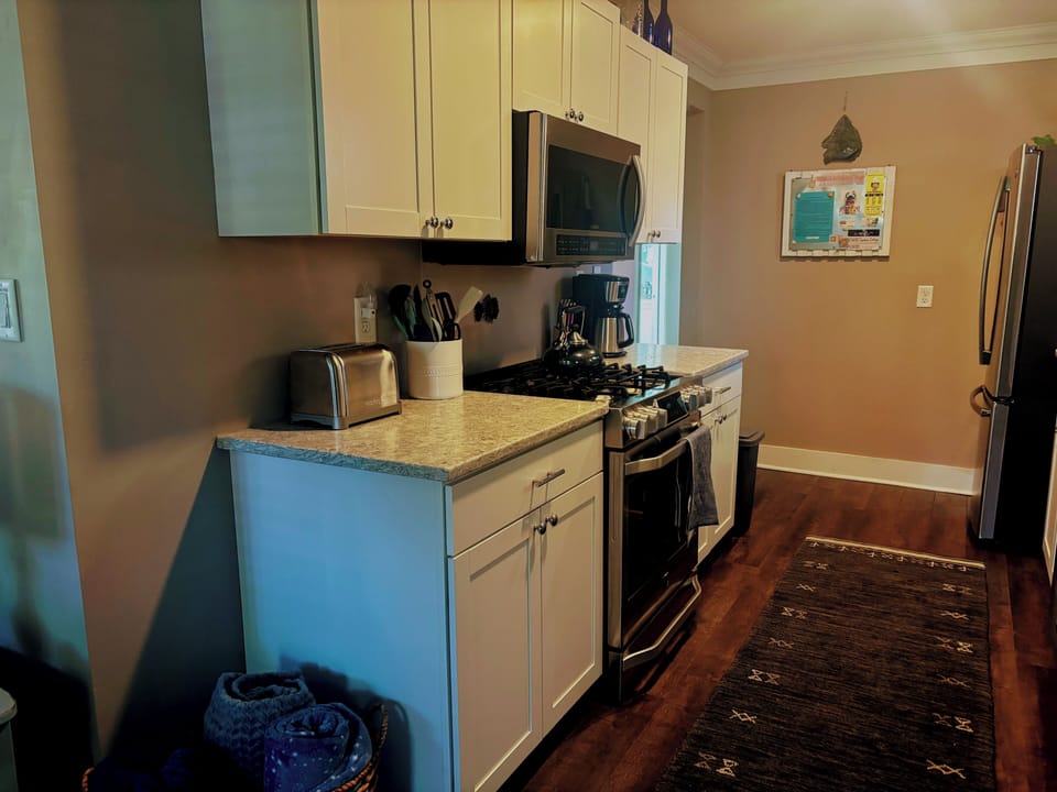 Kitchen - stove & microwave 
Drip coffee maker