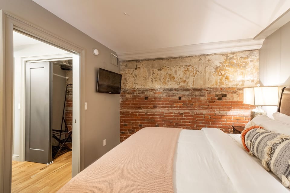 Master King Bedroom
