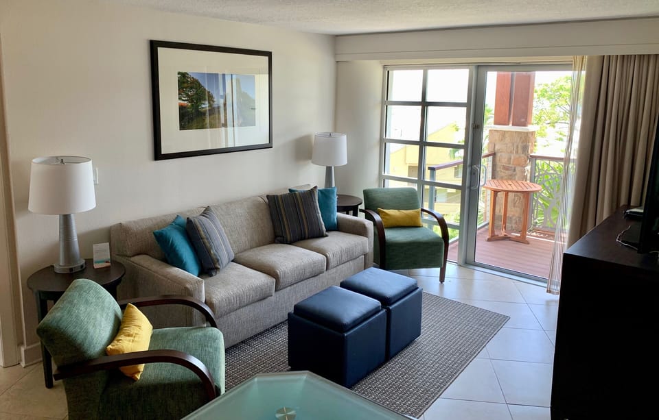 Bay Vista Living room with comfortable queen sleeper sofa & Bose sound system