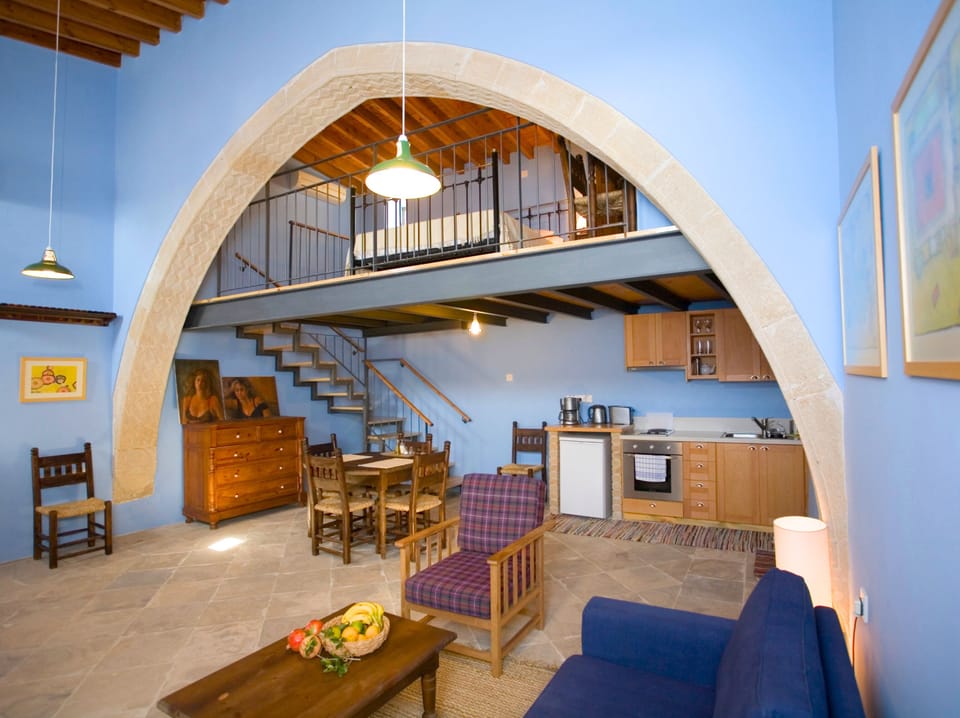 Apartment, 1 Bedroom | Private kitchen | Coffee/tea maker, full-size fridge, oven, stovetop