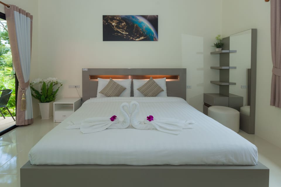 Garden Villa, King Bed | Minibar, in-room safe, free WiFi, bed sheets