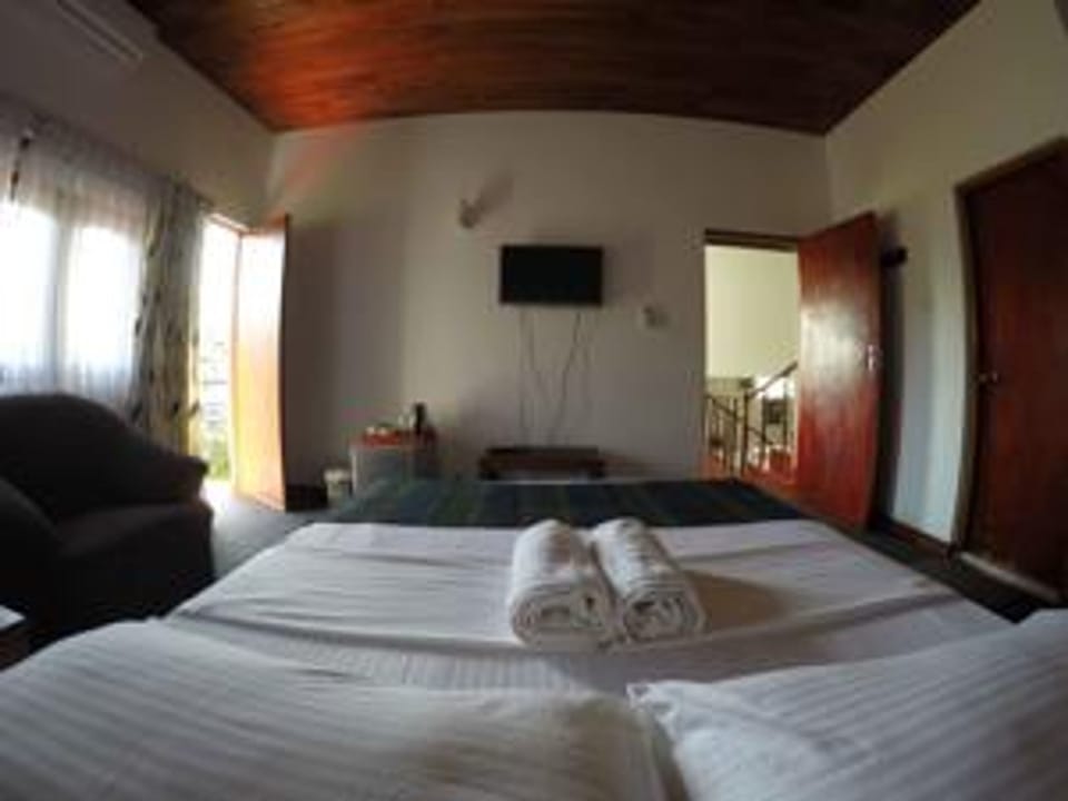 4 bedrooms, soundproofing, bed sheets