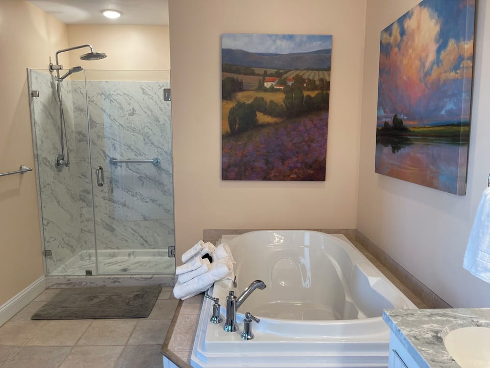 Mountain View King 2nd Floor | Bathroom | Eco-friendly toiletries, hair dryer, towels, soap