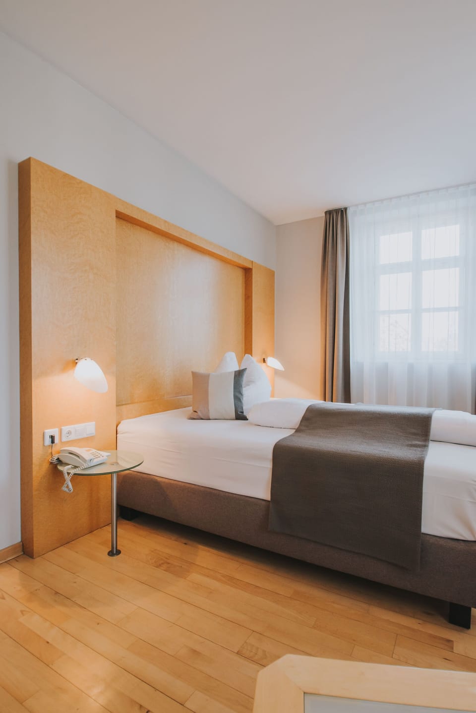 Comfort Double Room | Minibar, individually decorated, individually furnished, desk