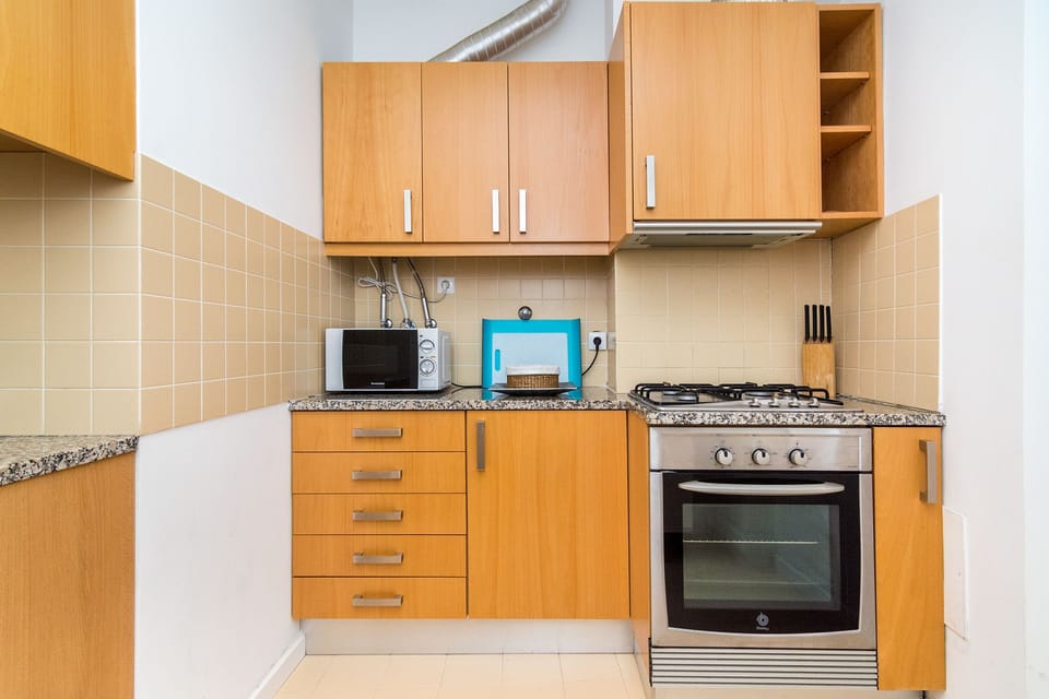 Apartment, 1 Bedroom | Private kitchen | Full-size fridge, microwave, stovetop, coffee/tea maker