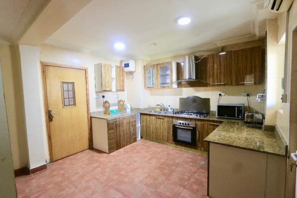 Apartment, 3 Bedrooms | Private kitchen | Fridge