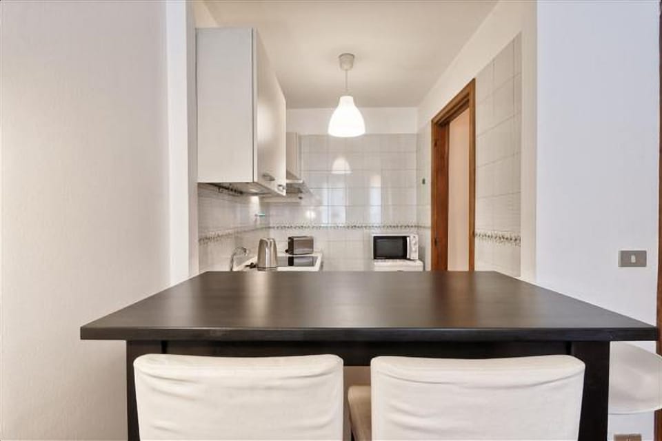 Studio | In-room dining