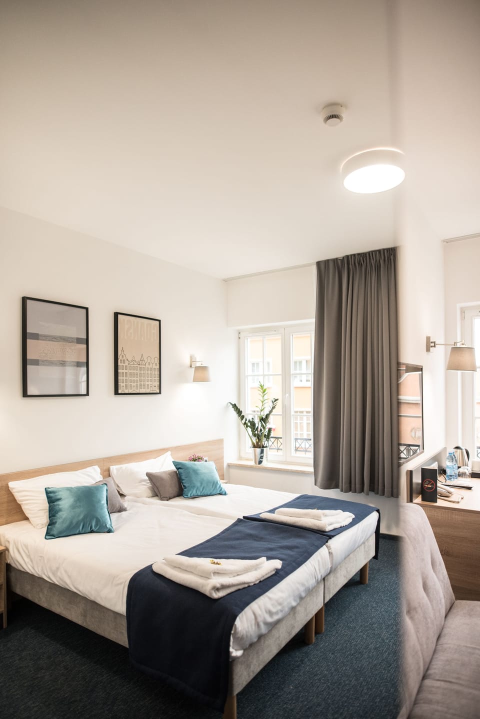 Superior Double or Twin Room | In-room safe, desk, laptop workspace, soundproofing