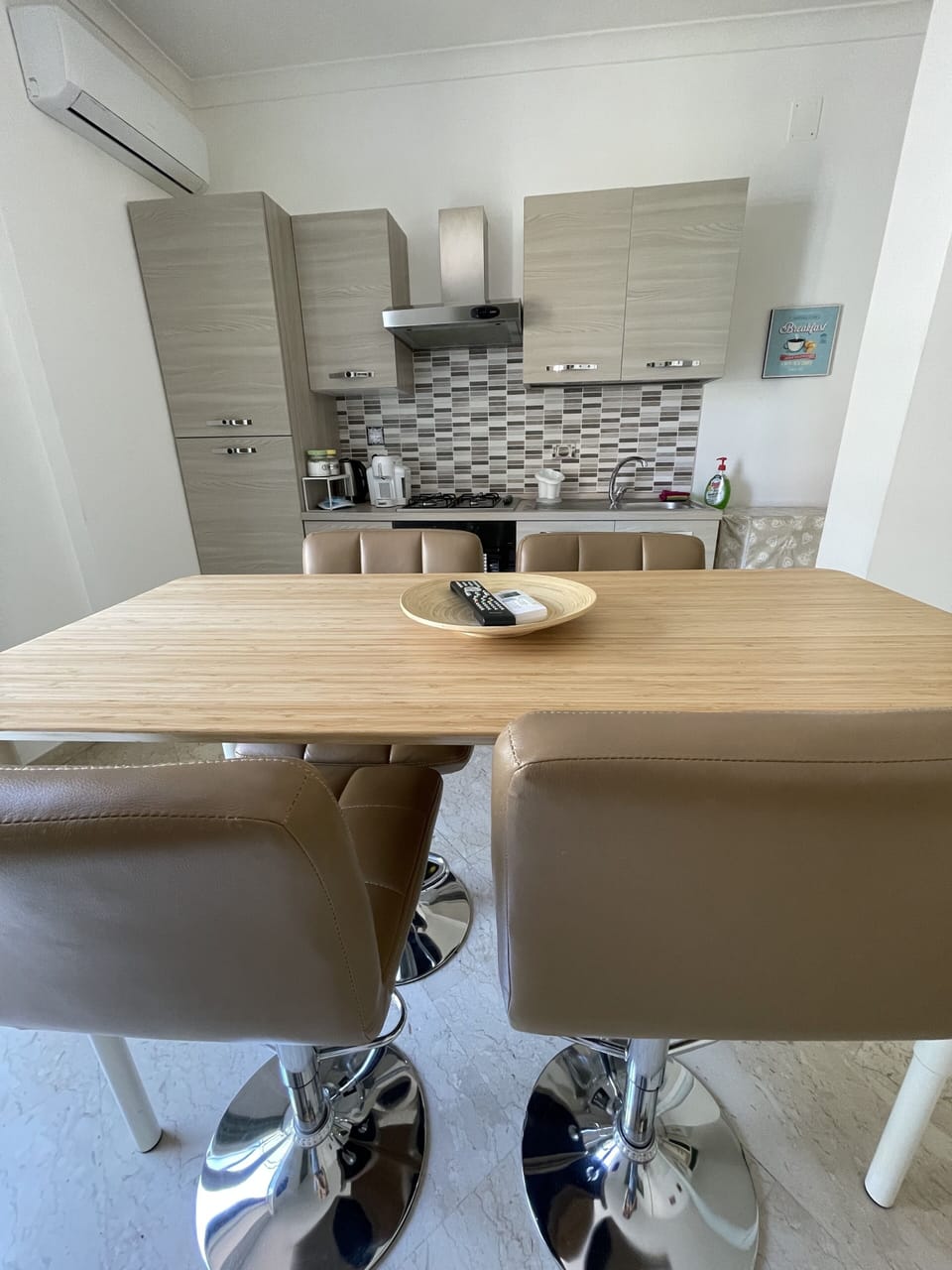 Family Room, Private Bathroom (External) | In-room safe, blackout drapes, iron/ironing board, bed sheets
