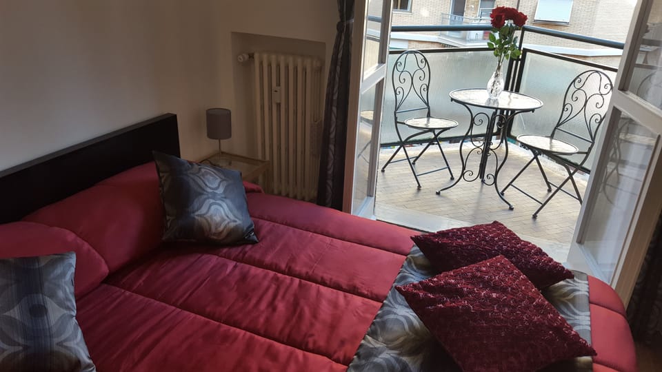 Triple Room, Private Bathroom | In-room safe, blackout drapes, iron/ironing board, bed sheets