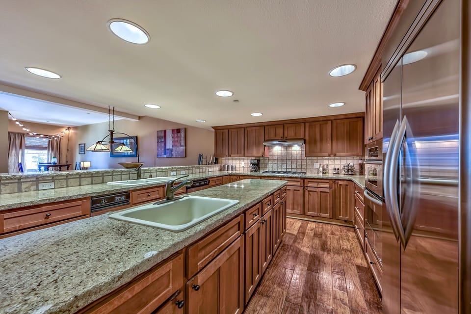 Townhome, 3 Bedrooms | Private kitchen | Fridge, oven, coffee/tea maker, toaster