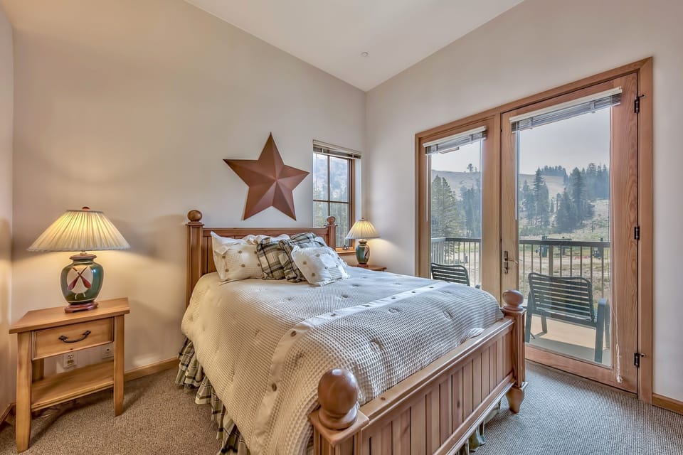 Condo, 2 Bedrooms | 2 bedrooms, free WiFi, bed sheets
