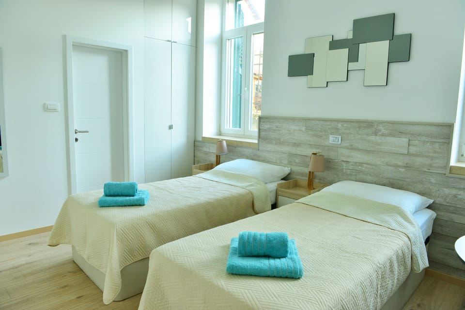 Double Room | Desk, iron/ironing board (on request), WiFi (free), bed sheets