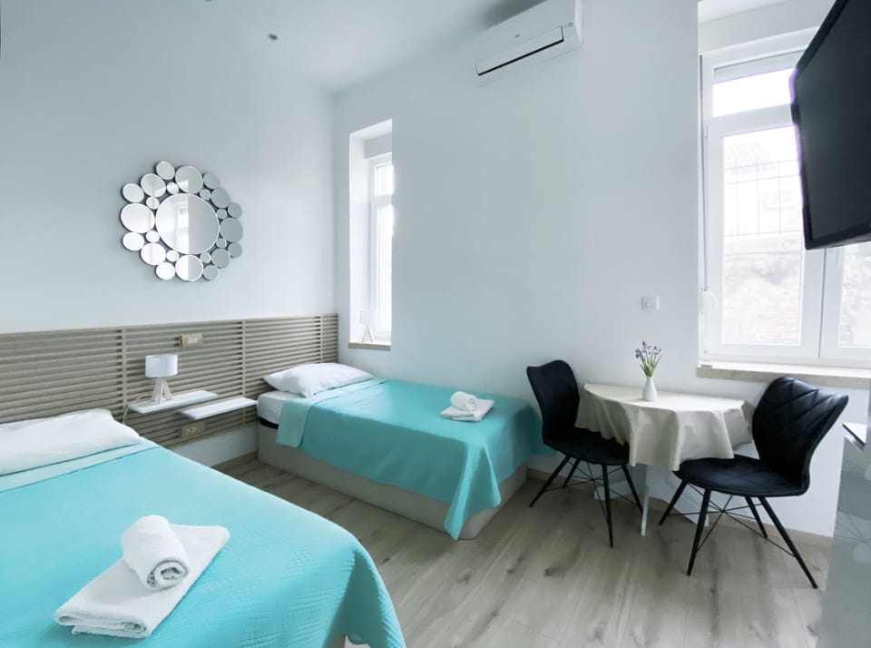 Double Room | Desk, laptop workspace, iron/ironing board, free WiFi