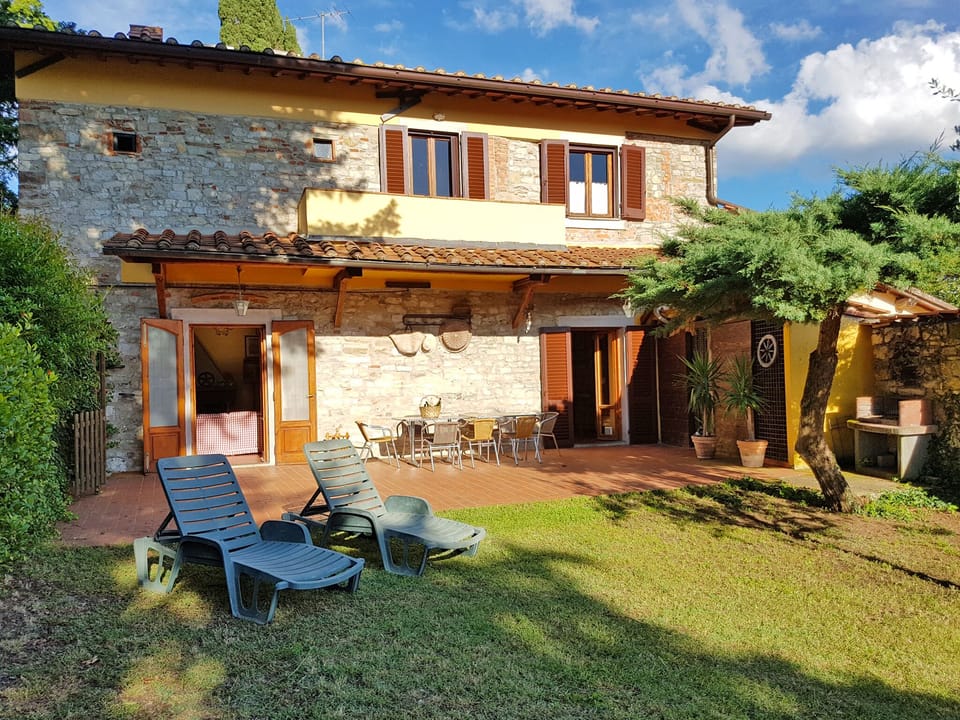 Apt GIOTTO in Villa Cafaggiolo: 3 bedrooms, sleeps up to 6 persons