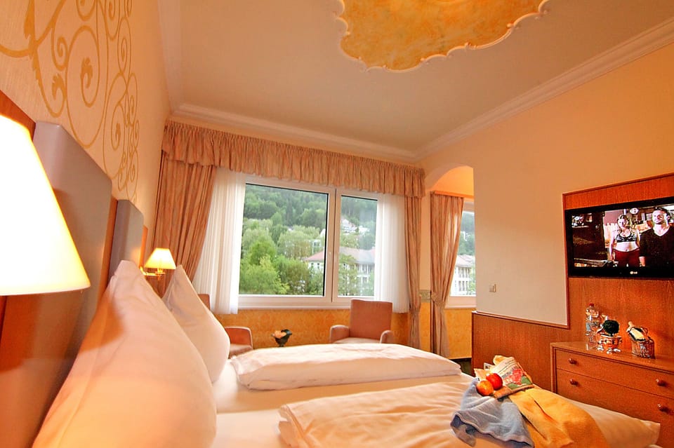 Double Room | Desk, free WiFi, bed sheets