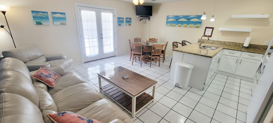 Living room, Kitchen 