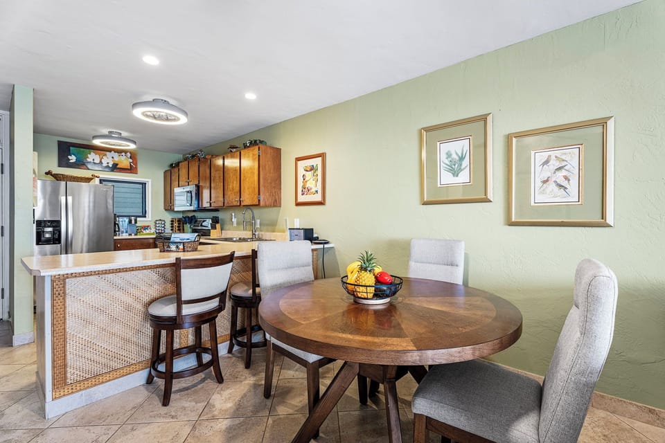 Indoor Dining and Breakfast Bar