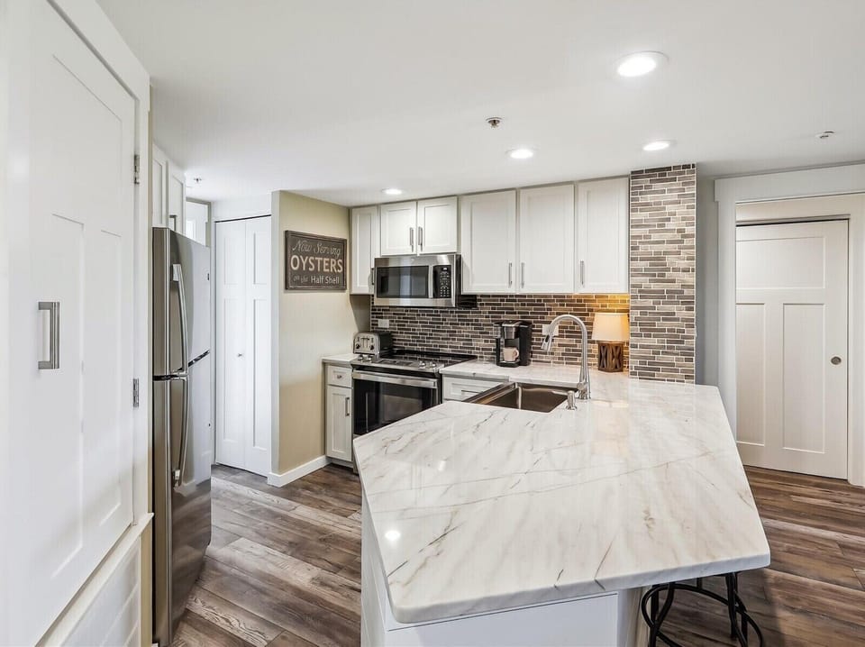 Beautifully Renovated Kitchen at 502 Barrington Arms