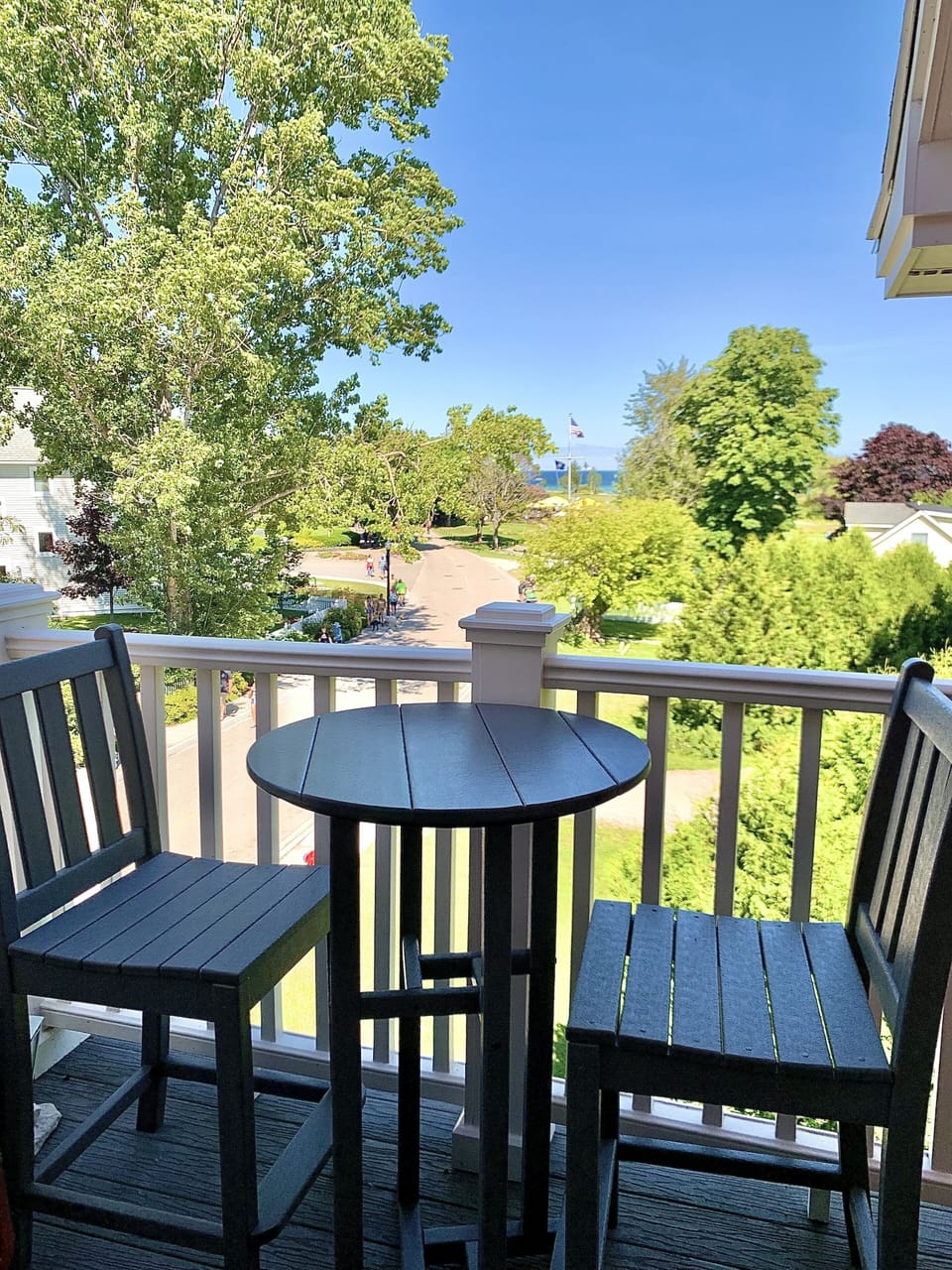 Brand new POLYWOOD bistro set.Made in the USA 🇺🇸 Overlooking Lake Huron. 