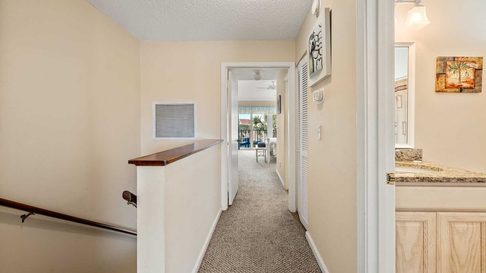 Upstairs Foyer