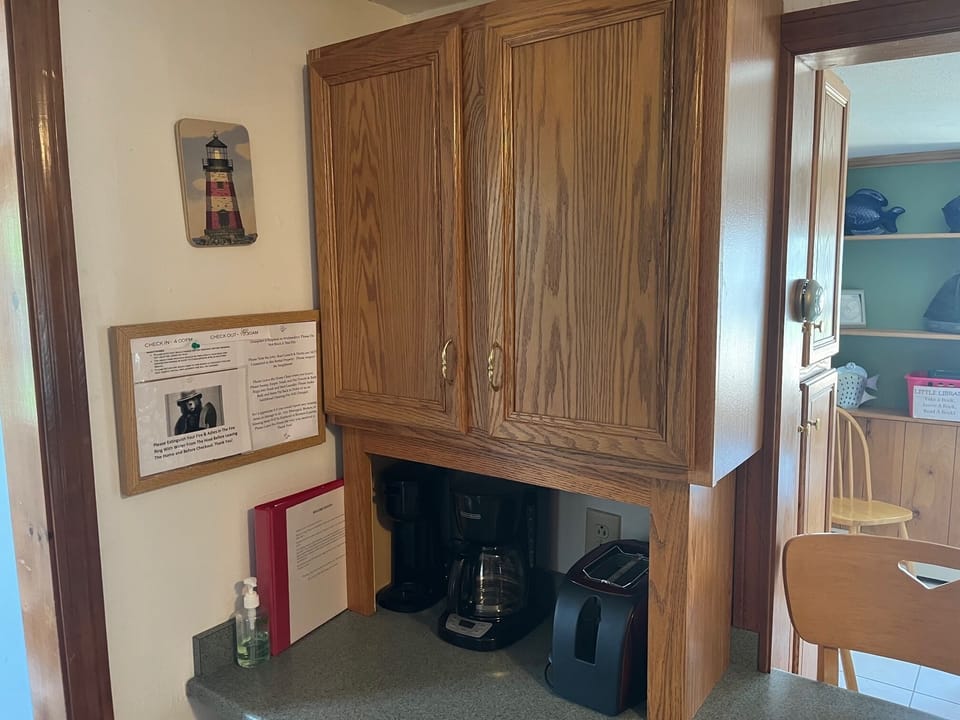 Rental Info Area Coffee, K-Cup, Blender & Toaster Nook