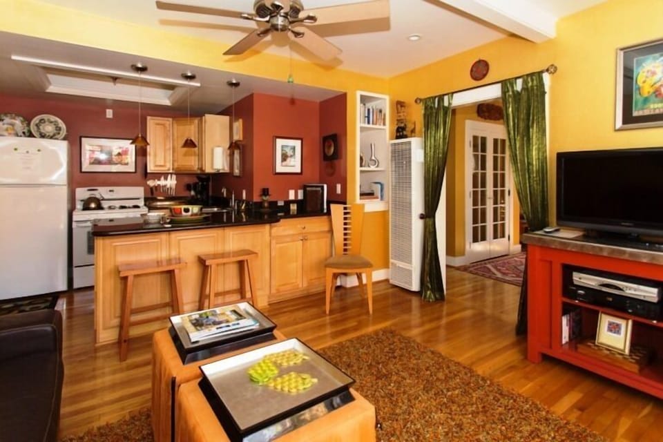 Fully stocked kitchen.