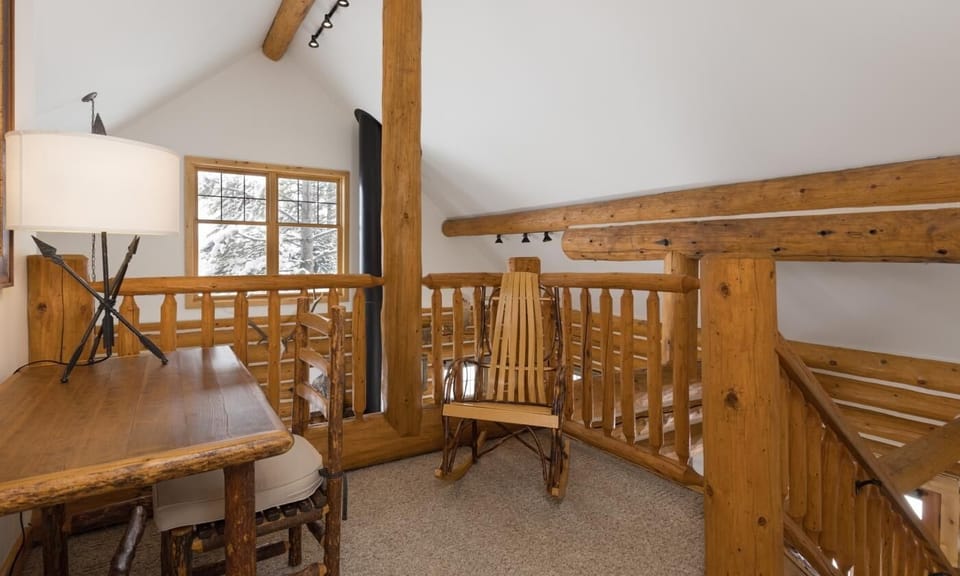PR 7 Moose Ridge loft1