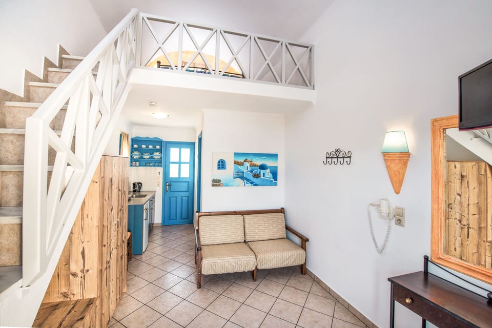 Duplex | Private kitchenette | Full-size fridge, stovetop, cookware/dishes/utensils