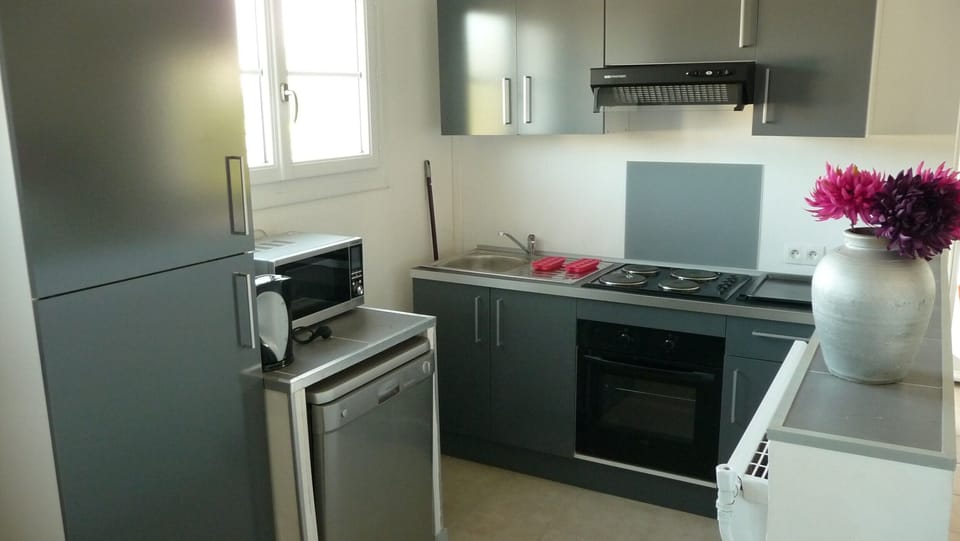 equipped kitchen