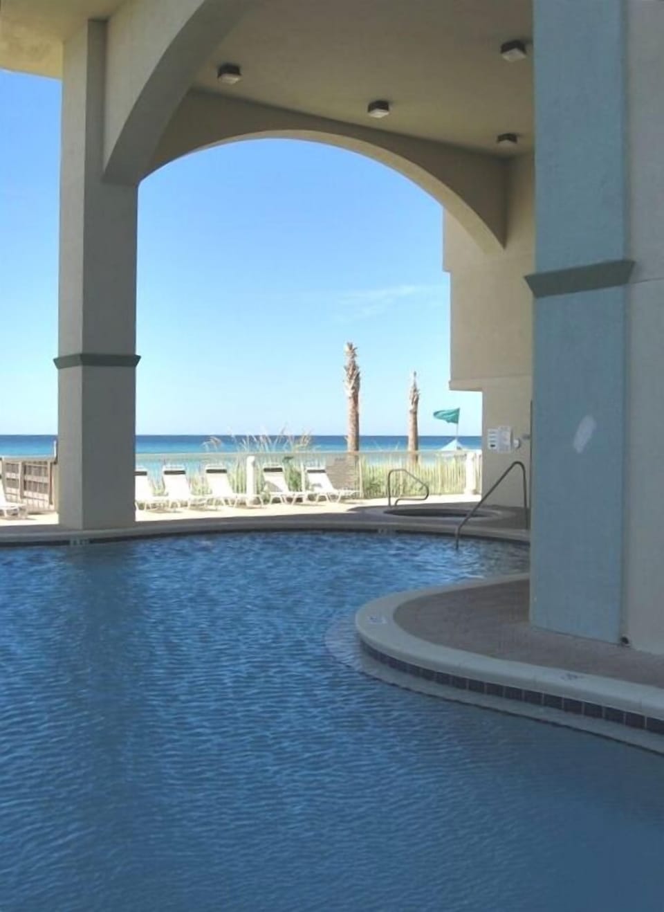 A refreshing Gulf-side pool with jacuzzi.