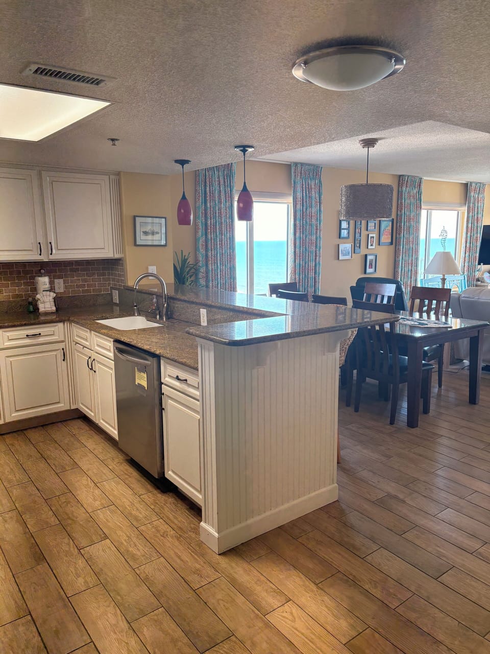 Kitchen / Dining