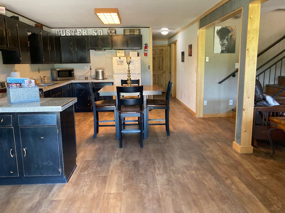Kitchen Dining Area