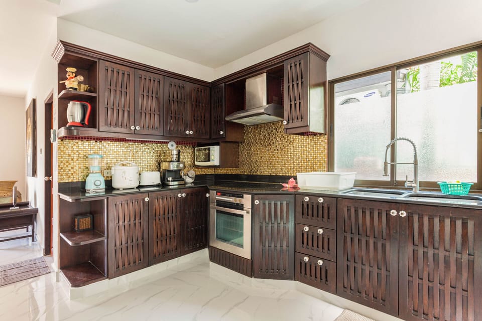 Fully equipped kitchen