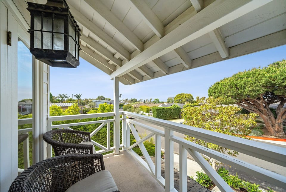Master Balcony with Ocean Views!