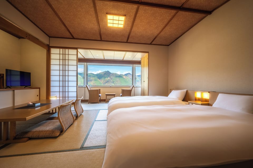 Basic Room, Non Smoking (Single bed) | Down comforters, in-room safe, WiFi (free), bed sheets