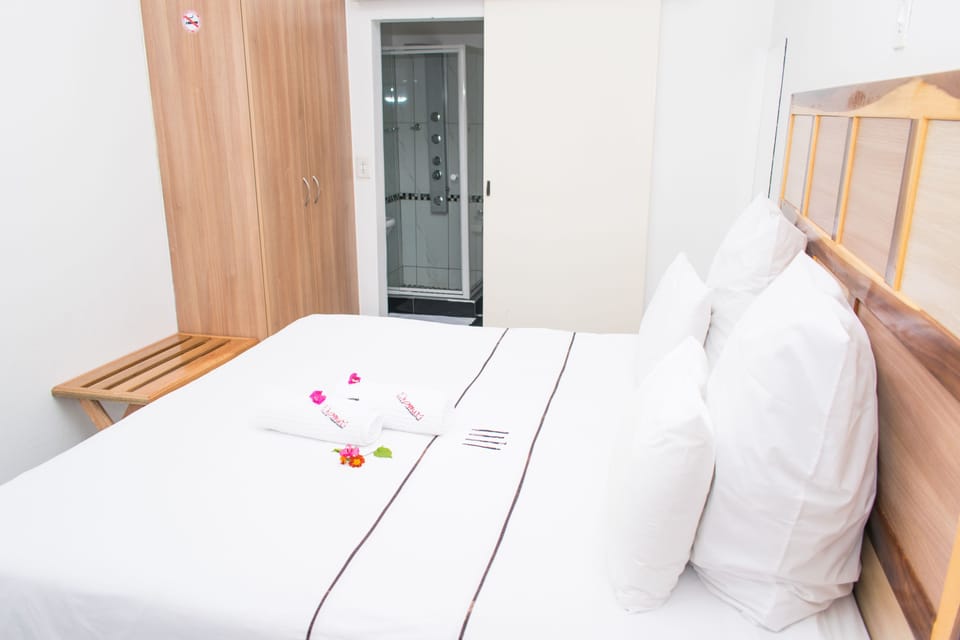 Standard Double or Twin Room | In-room safe, desk, WiFi (free), bed sheets