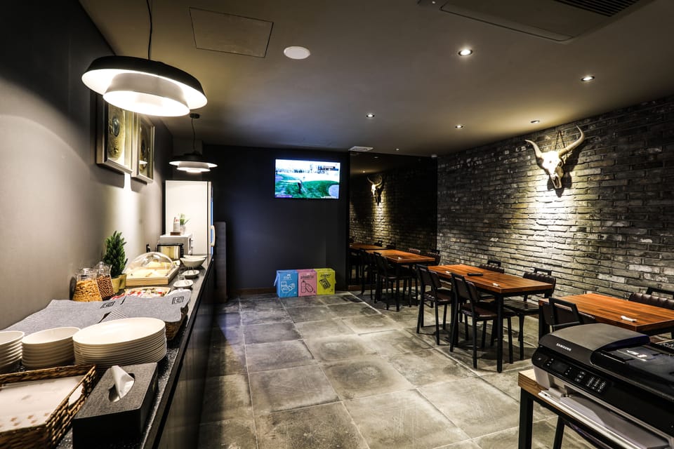 Snack bar