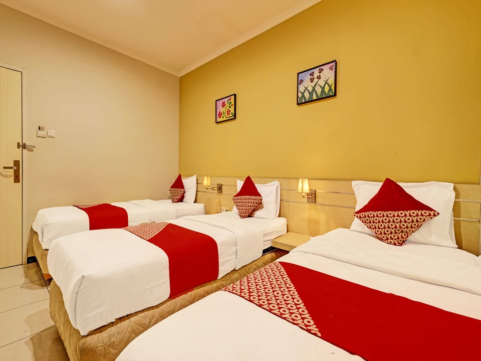 Superior Suite | Desk, free WiFi, bed sheets