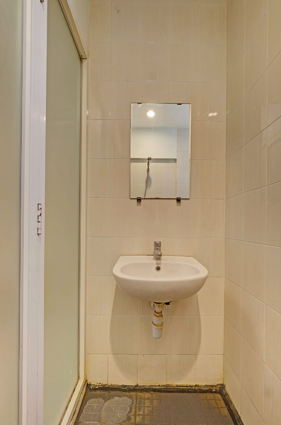 Deluxe Single Room | Bathroom | Shower, free toiletries, towels