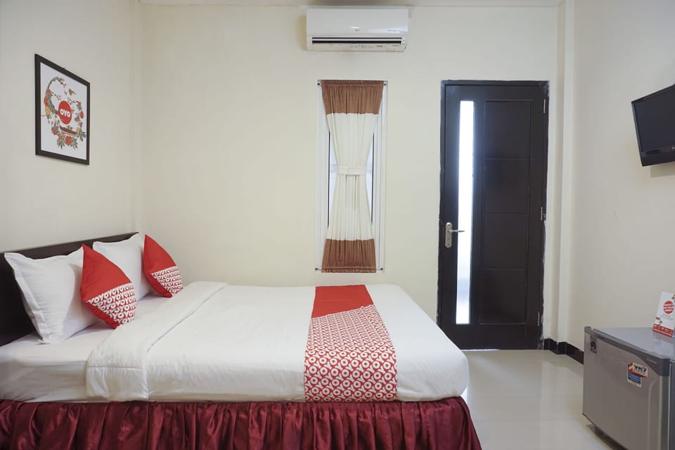 Deluxe Double Room, 1 Double Bed, Non Smoking | Free WiFi, bed sheets