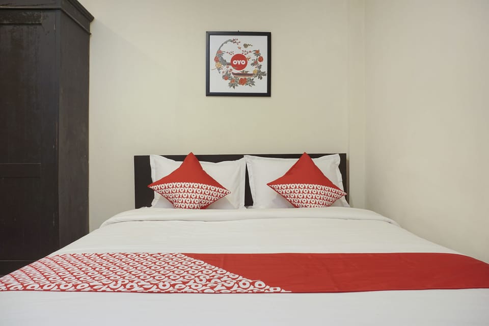 Deluxe Double Room, 1 Double Bed, Non Smoking | Free WiFi, bed sheets