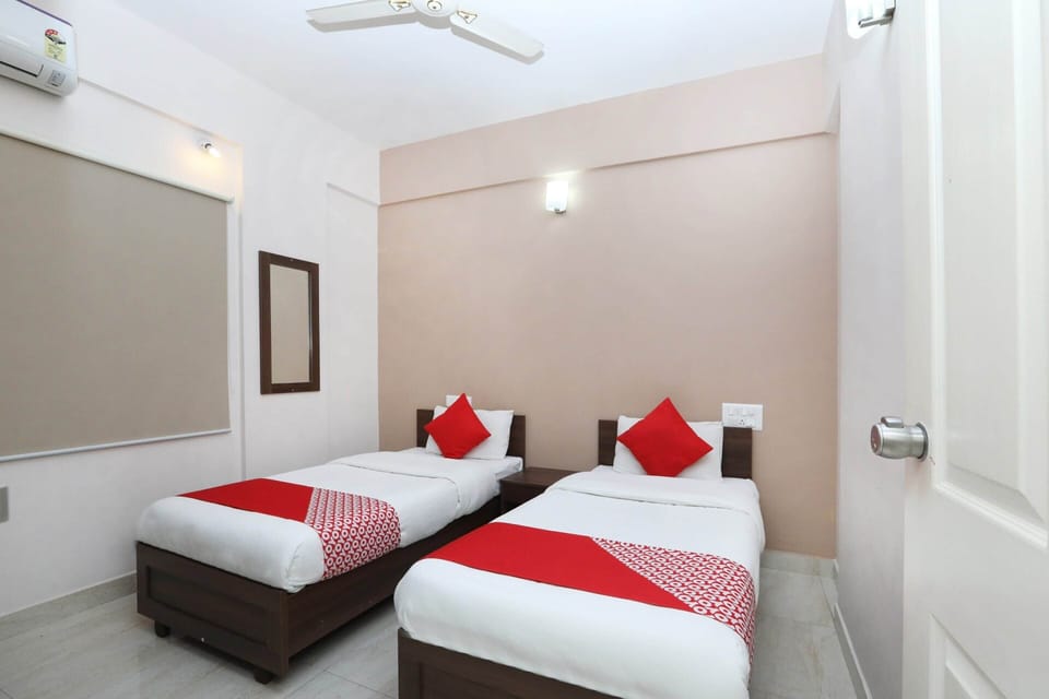 Standard Double Room | Desk
