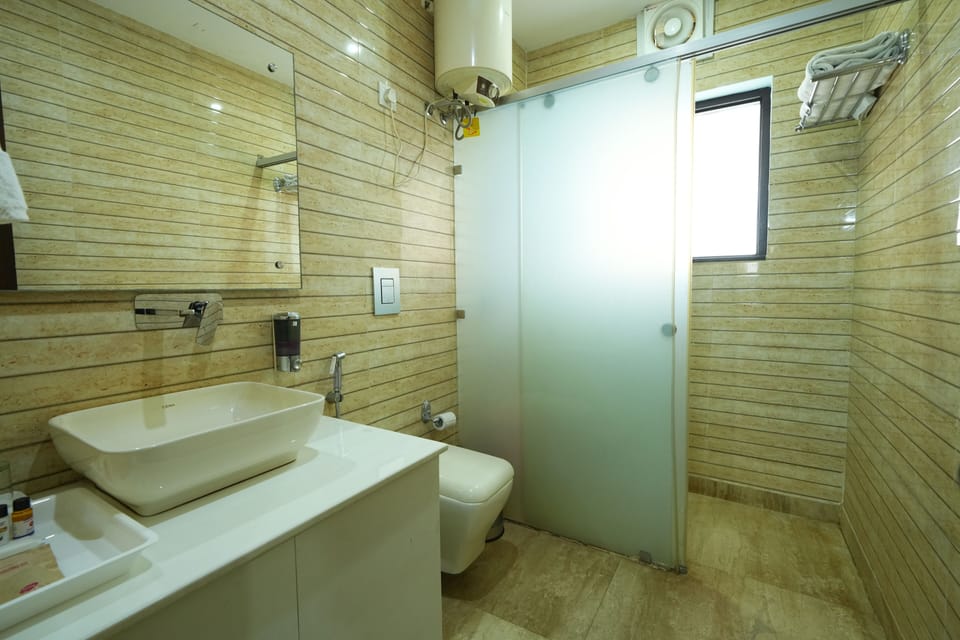 Premium Room | Bathroom | Shower, designer toiletries, hair dryer, soap