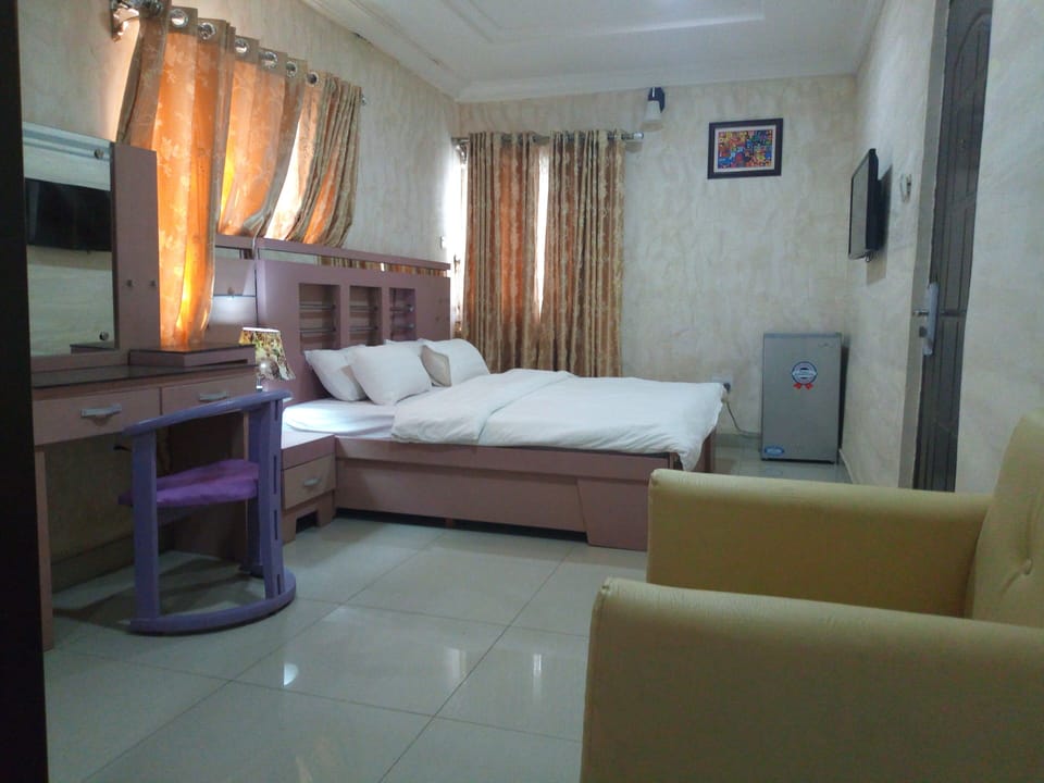 Executive Double Room | Individually decorated, individually furnished, desk, laptop workspace